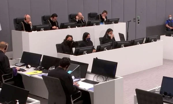 Primer testigo de La Haya continúa