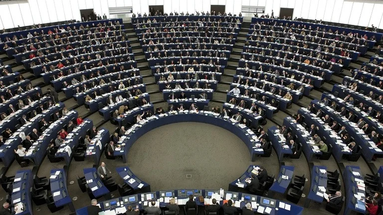 Ceremonia de firma de leyes para la liberalización de visados en Kosovo en Estrasburgo
