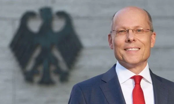 MP alemán: Acuerdo Ohrid, la única posibilidad de normalizar Kosovo- Serbia