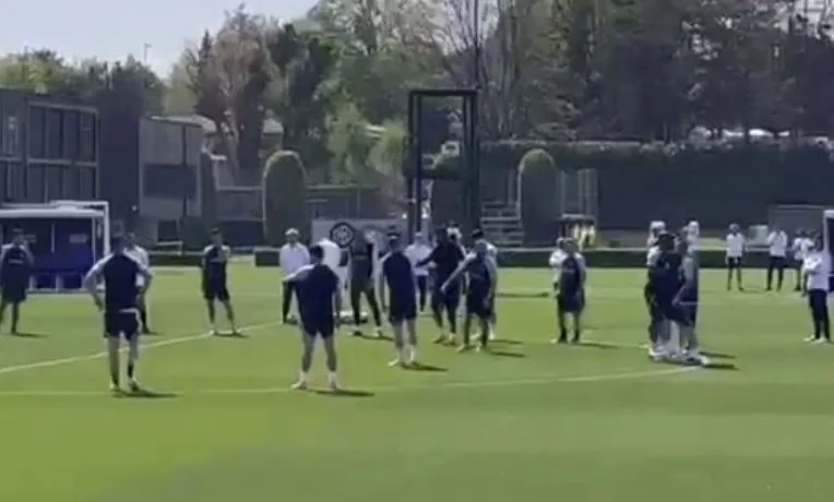 Tollov en el campamento Inter, Onana y el choque Brozovic