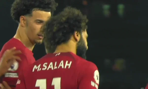 Liverpool ilumina a Salah marca el segundo objetivo de Leeds