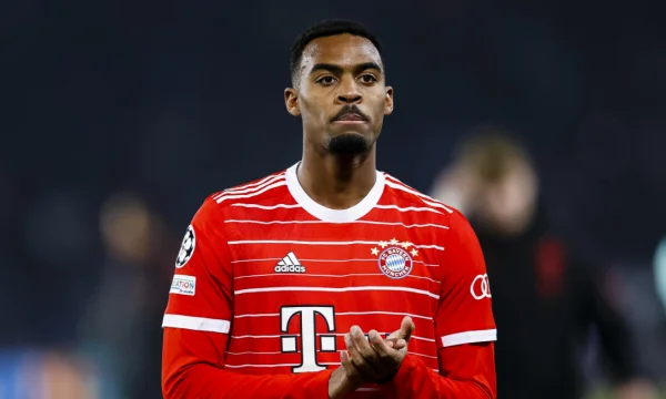 Tres grandes clubes de inglés después de Ryan Gravenberchit