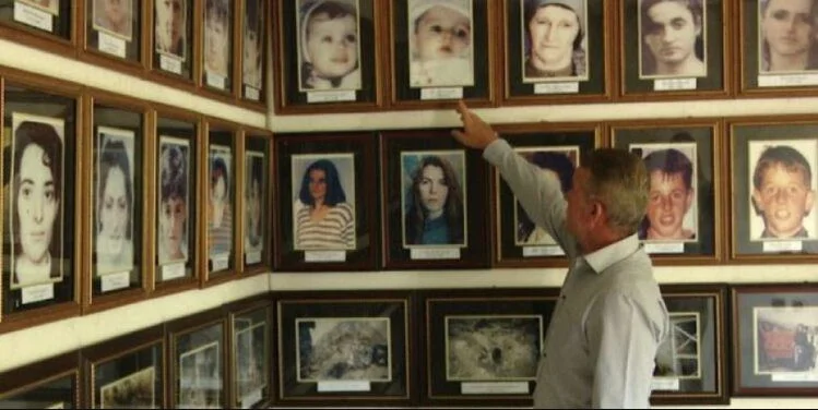 Hoy celebra el 24o aniversario de la masacre de Poclek y la vieja Chikatova