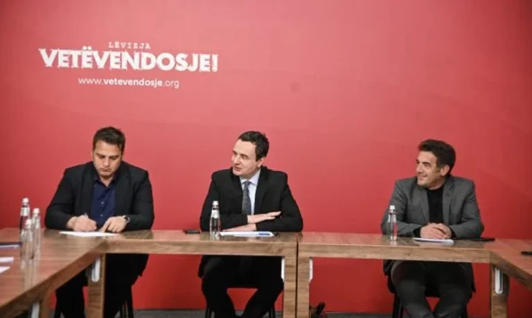 Kurti con funcionarios del partido y campañas de ministros para los candidatos VV en las elecciones del 23 de abril