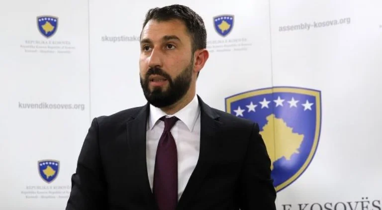 Casi un mes desde el Acuerdo Ohrid, Krasniqi dice que no se ha tomado ninguna medida para el proyecto de estado de asociación