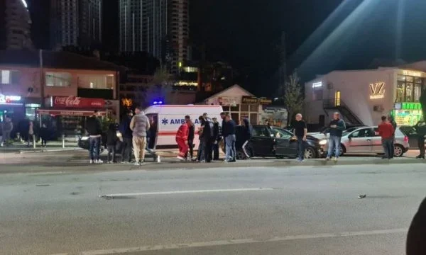 Dos accidentes de autos en la calle Bill Clinton, tres personas sufren daños corporales.