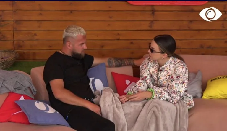Luiz aconseja a Kiara sobre Eph.