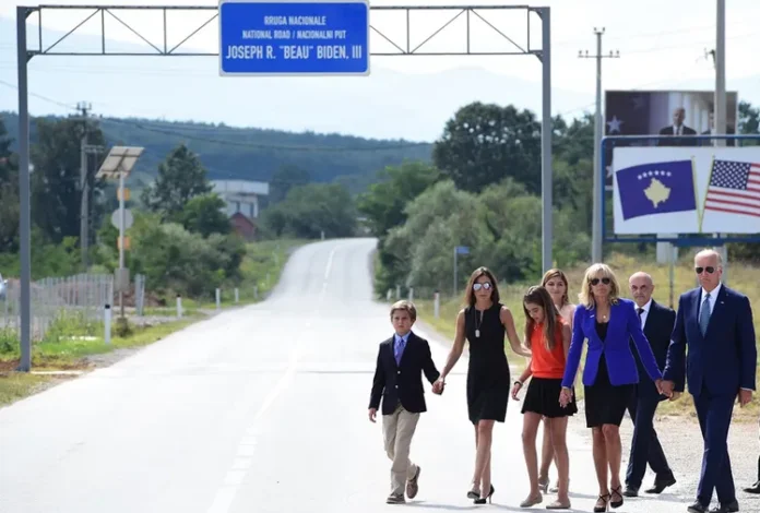 Biden conmemora a su hijo que sirvió en Kosovo