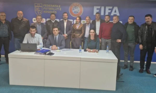 Clubes se reúnen con el Ministro Ceku, esperando licencia NFF