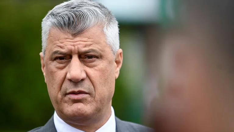 La página de Facebook del ex presidente Thaci devuelve