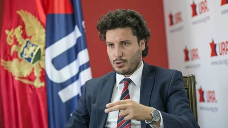 Abazoviq reagon pas dështimit të seancës ku do diskutohej për shkarkimin e tij