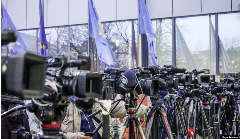 La expectativa interminable de los periodistas de identificar a sus atacantes