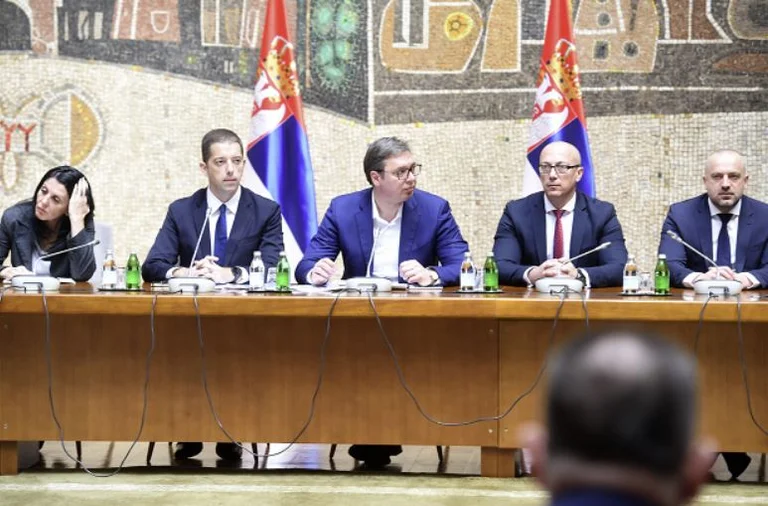 Las reuniones de Vuciki con la Lista Serbia se reúnen a menudo el jueves