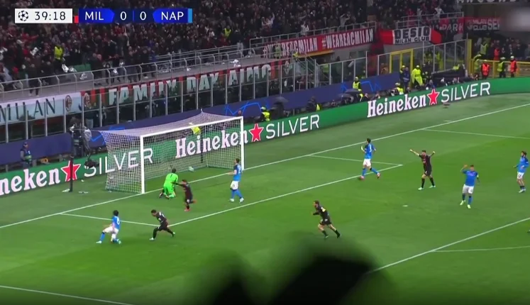 Milan ) no está compartiendo el gas con Nápoles