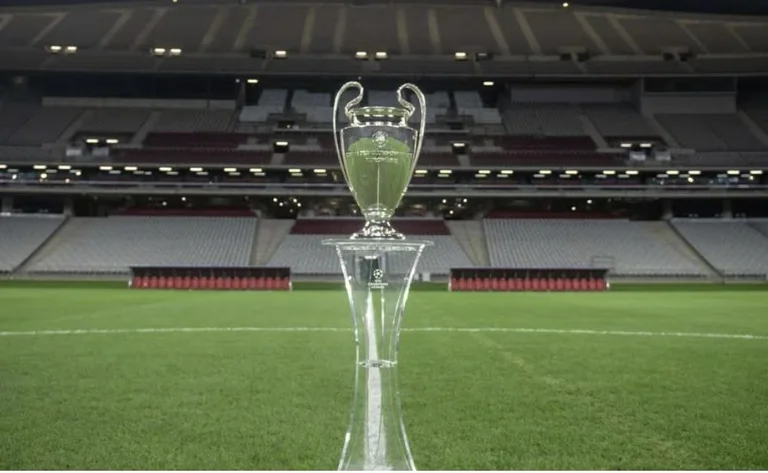 La Champions League viene con dos supersfides esta noche.