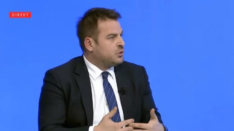 Muja: Ngërçi mes LDK’së dhe VV’së mund të zgjidhet duke shtuar ministri të reja në qeveri