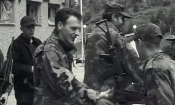 Limaj conmemora la batalla de Kostunica con dos fotos de Kostunica