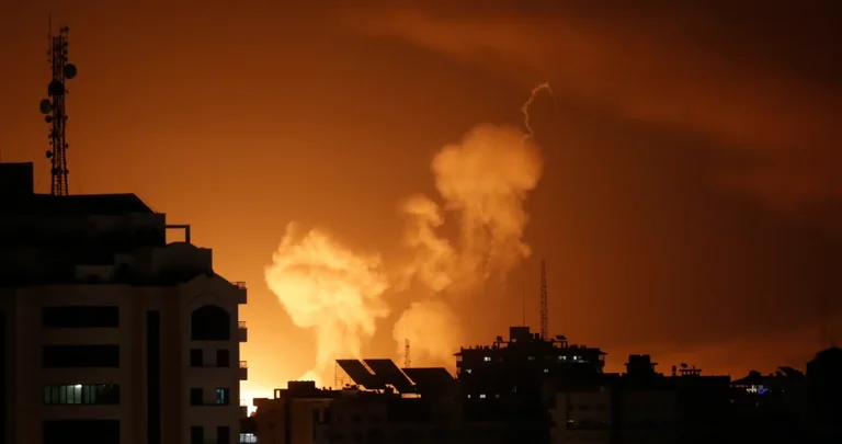 Misiles ataques de noche, Israel golpea varios objetivos en Siria