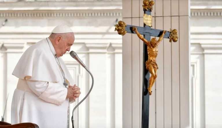 Papa con llamamientos a los rusos para Ucrania condena la violencia en el Oriente Medio