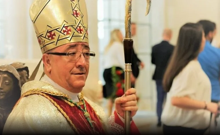 El Arzobispo Dode Gjergji pide paz, reconciliación entre Kosovo, Serbia