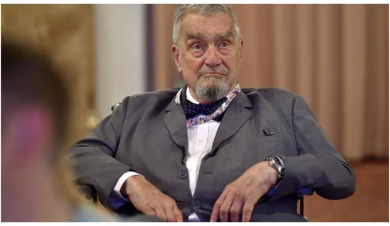 Schwarzenberg: En los años 80, Kosovars mostró heridas de cortes serbios