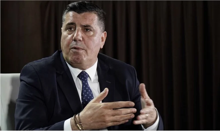 Lutfi Haziri: Gobernanza <x0 confianzaKurti 0, gobierno de desestabilización y fuente de crisis