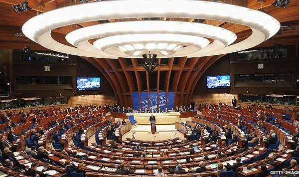 Albania avanza hacia KiE, contra la resolución del martes