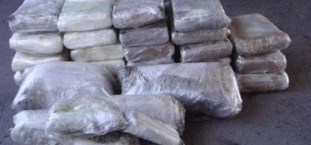 Sospechoso arrestado, se encuentran más de 30 kg de narcóticos