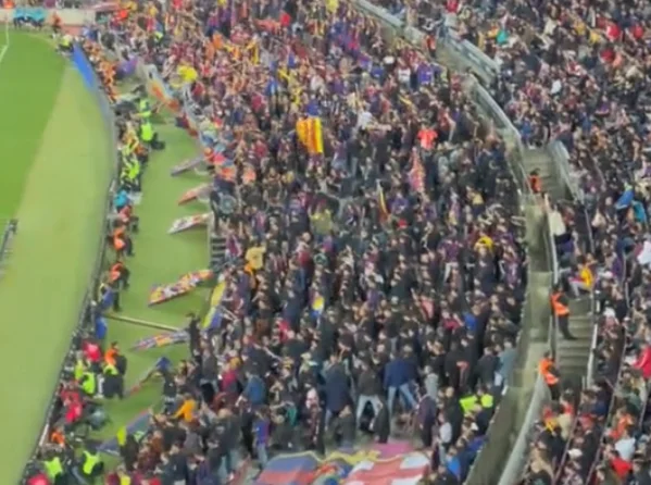 Estamos sorprendidos por los aficionados de Barcelona en el 10mo minuto, todo <x0 confianzaCamp Nou madex1⁄4 llamado el nombre de Mess