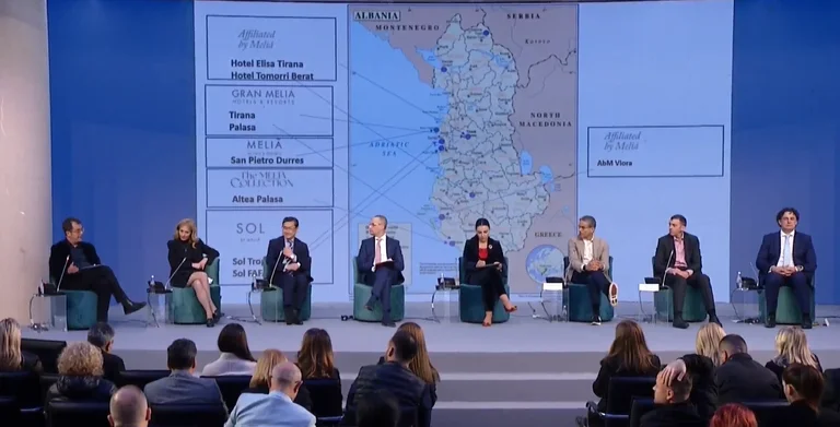 Mapa con Kosovo como parte de Serbia, Rama: España tiene el mapa