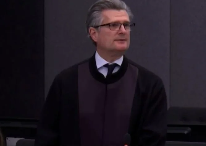 El abogado de las víctimas acusa a los medios de comunicación con críticas contra el Tribunal Especial