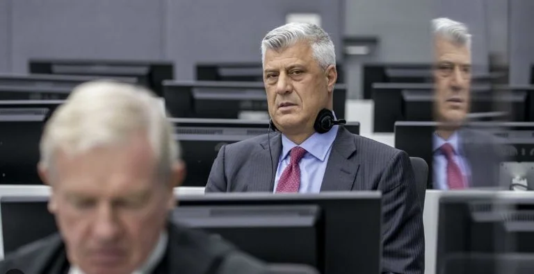 Los medios de comunicación de Belgrado escriben el tribunal serbio sentenciado a Hashim Thaci, Adem Jasharin