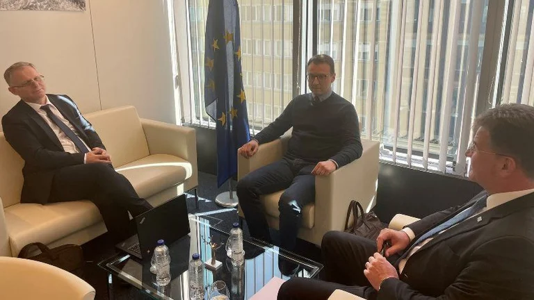La UE espera que los eventos en el norte no impacten la reunión de Bislimi-Petkovic