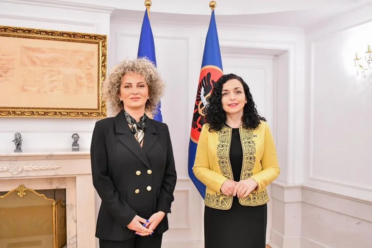 Analyst Donika Qadaj nombró consejero del presidente Osmani