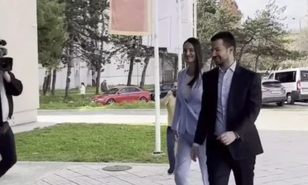 Esto también sucede: el oponente de Djukanovic va a las urnas sin identificación