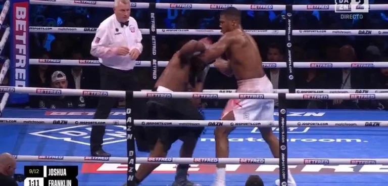 Terminemos la novena ronda: Joshua quiere golpear a Franklin