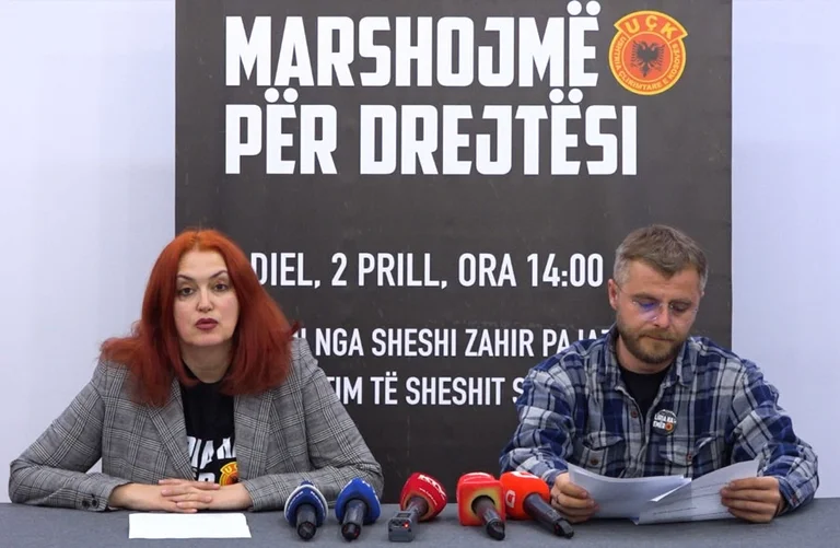 Marchando en apoyo de los antiguos líderes del KLA, Hoxha: Todos tenemos razones para compartir