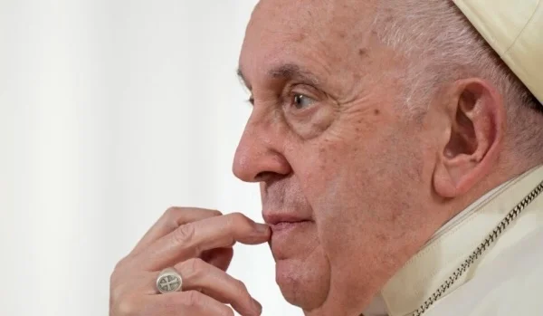 <x0]I'm still alive madex1, Papa Francisco del hospital