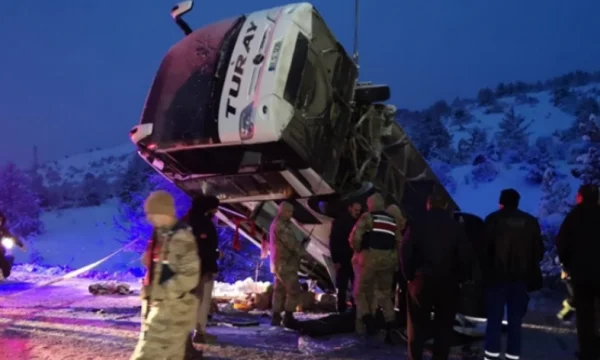 Busse in der Türkei, 2 Opfer, 21 Verletzte