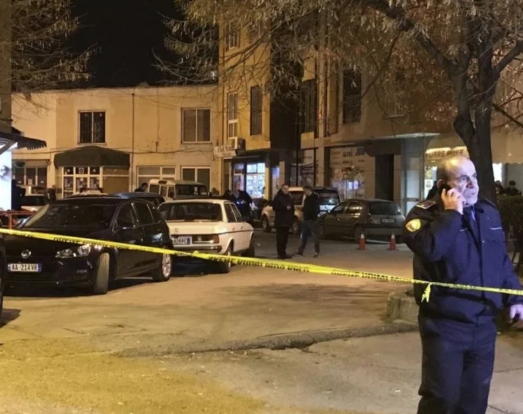 Zwei Menschen töten einander in Kavaja, Albanien