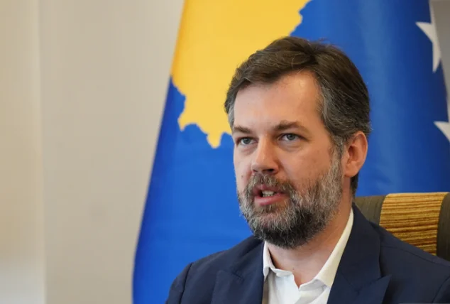 Minister Ceku spricht von Agim Ademis Fall und FFK Lizenzierungsprozess