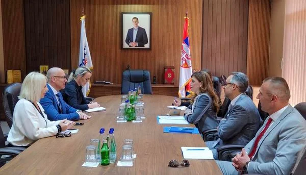 Rakkiq at meeting with UNMIK chief urges formation of association