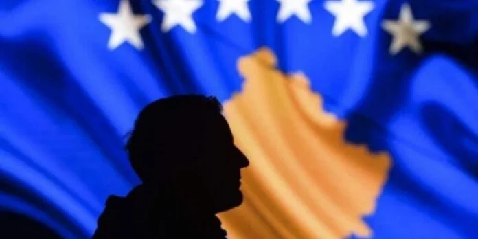 “Bloomberg”: Perëndimi nuk mund të lejojë që të shpërbëhet Kosova