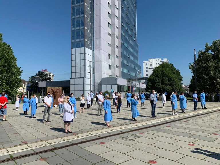 Nurses warn strike, custody fee increased at only 2 euros