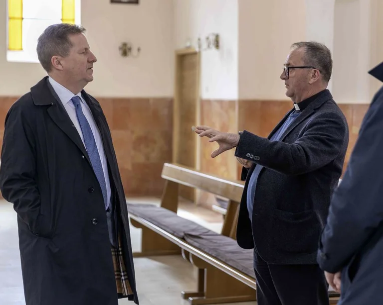 Botschafter Thomas Szunyog besucht Kosovo-Gemeinden