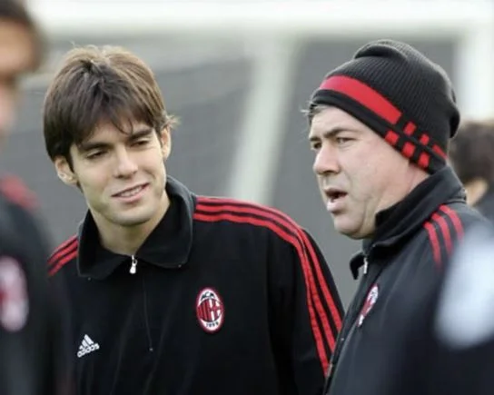 Kaka and Ronaldo are trying to convince Aceplott to unite Brazil