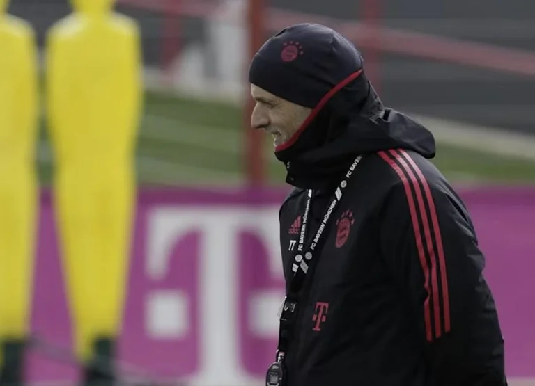 Tuchel prende il comando a Bayern, inizia il suo primo allenamento.