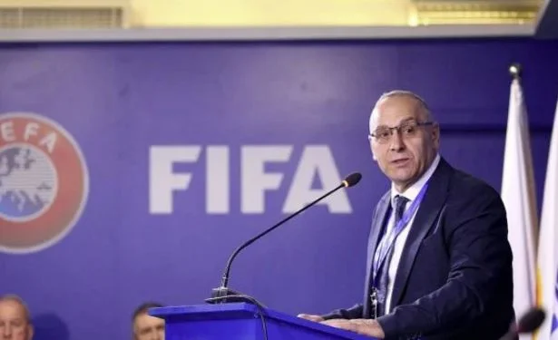 Le Comité exécutif de la FFK dit qu'il va announc U n EFA et FIFA pour avoir envoyé Adam en résidence surveillée