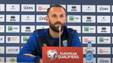 Vedat Muriqi zeigt an, ob er sich vor dem Spiel mit Andorra nähert