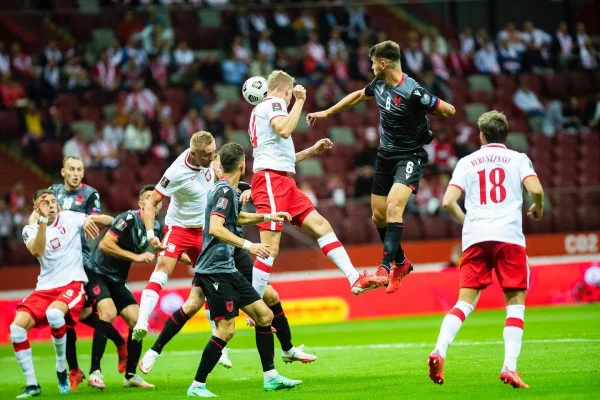 Formazioni ufficiali: Polonia ) Albania